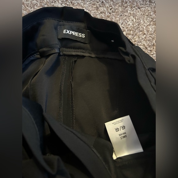 Express Pants - Picture 4 of 5